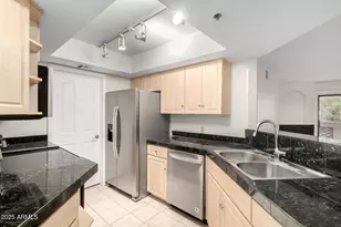 5104 N 32nd St, Phoenix, AZ 85018 - Photo 12