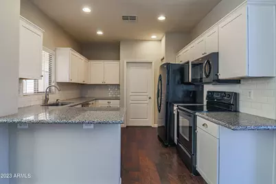 15304 W Wethersfield Road, Surprise, AZ 85379 - Photo 8