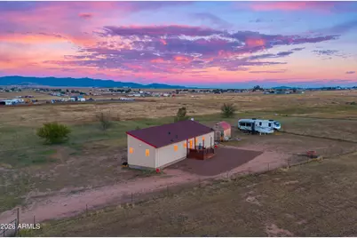 8055 E Mountain View Road, Prescott Valley, AZ 86315 - Photo 1