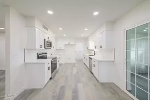 10323 W Deanne Dr, Sun City, AZ 85351 - Photo 8