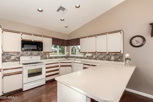 10439 E Sunnydale Dr, Sun Lakes, AZ 85248 - Photo 16