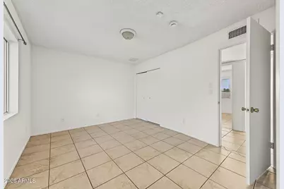 5123 N 68th Avenue, Glendale, AZ 85303 - Photo 16