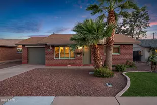 8749 E Sage Dr, Scottsdale, AZ 85250 - Photo 2