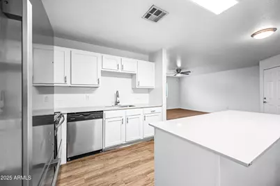 3065 N 67th Avenue #128, Phoenix, AZ 85033 - Photo 8