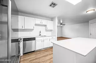 3065 N 67th Ave, Phoenix, AZ 85033 - Photo 8