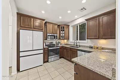 3881 E Gideon Way, Gilbert, AZ 85296 - Photo 10