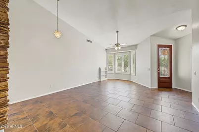 402 E Blue Eagle Lane, Phoenix, AZ 85086 - Photo 8