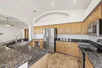 402 E Blue Eagle Lane, Phoenix, AZ 85086 - Photo 18