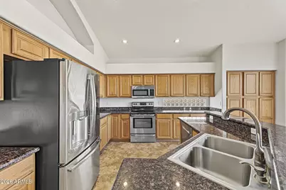 402 E Blue Eagle Lane, Phoenix, AZ 85086 - Photo 16