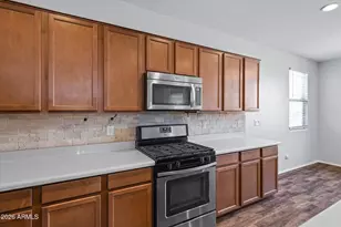 7704 S 23rd Ln, Phoenix, AZ 85041 - Photo 12