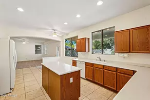 8248 W Charter Oak Rd, Peoria, AZ 85381 - Photo 16