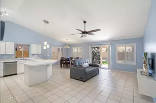 2823 E Blackhawk Dr, Phoenix, AZ 85050 - Photo 4