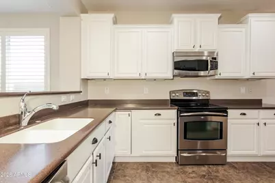 718 W Twin Peaks Parkway, San Tan Valley, AZ 85143 - Photo 8