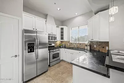 7027 N Scottsdale Road #212, Paradise Valley, AZ 85253 - Photo 10
