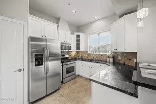 7027 N Scottsdale Rd, Paradise Valley, AZ 85253 - Photo 10