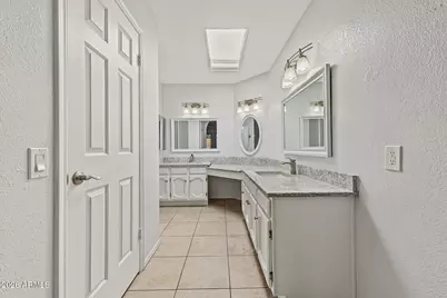 2915 W Kelton Lane, Phoenix, AZ 85053 - Photo 18