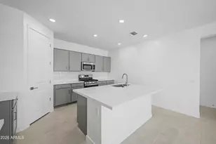 15176 W Gray Fox Trl, Surprise, AZ 85387 - Photo 12