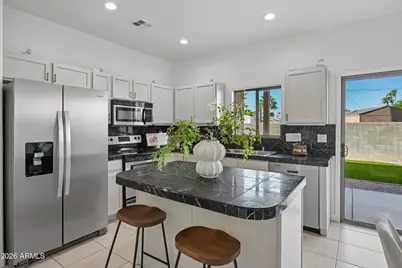 3020 E Kings Avenue, Phoenix, AZ 85032 - Photo 2
