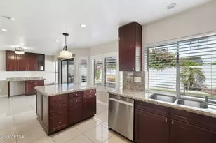 3224 E Taro Ln, Phoenix, AZ 85050 - Photo 10