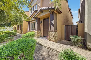 2040 E Heartwood Ln, Phoenix, AZ 85022 - Photo 1