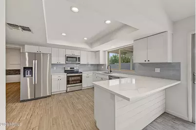 19236 N 22nd Lane, Phoenix, AZ 85027 - Photo 10