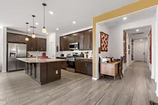 9221 W Willow Bend Ln, Phoenix, AZ 85037 - Photo 4