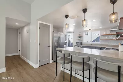 822 E Fern Drive S, Phoenix, AZ 85014 - Photo 6
