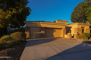 462 W Carob Dr, Chandler, AZ 85248 - Photo 2