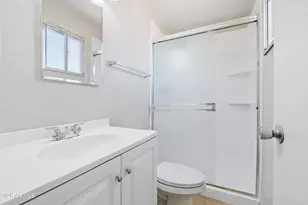 8202 W Highland Ave, Phoenix, AZ 85033 - Photo 16
