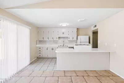 8202 W Highland Avenue, Phoenix, AZ 85033 - Photo 8