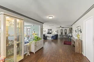9321 W Briarwood Cir, Sun City, AZ 85351 - Photo 12