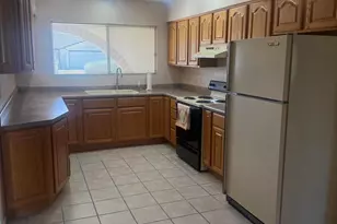 5010 E Laurel Ln, Scottsdale, AZ 85254 - Photo 4