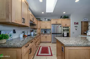 15603 W Hidden Creek Ln, Surprise, AZ 85374 - Photo 12