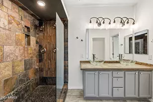 19226 N Cave Creek Rd, Phoenix, AZ 85024 - Photo 16