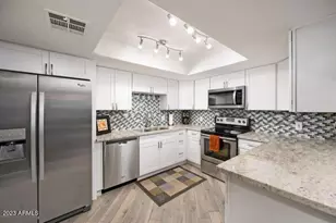 9736 N 95th St, Scottsdale, AZ 85258 - Photo 2
