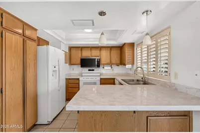 2002 W Summit Place, Chandler, AZ 85224 - Photo 8