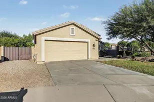 2742 S Camellia Ct, Chandler, AZ 85286 - Photo 2