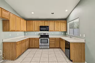 2742 S Camellia Ct, Chandler, AZ 85286 - Photo 10
