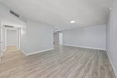 10506 W Highwood Lane, Sun City, AZ 85373 - Photo 4