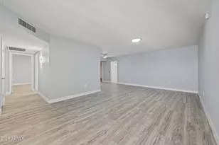 10506 W Highwood Ln, Sun City, AZ 85373 - Photo 4