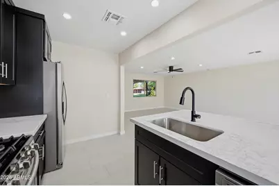 1325 E Avalon Drive, Phoenix, AZ 85014 - Photo 10