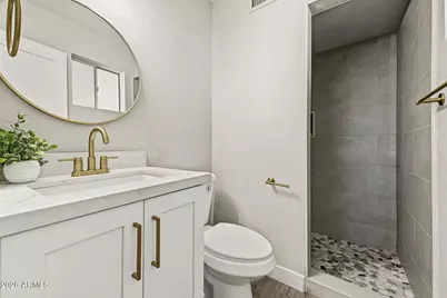 4750 N 39th Drive, Phoenix, AZ 85019 - Photo 18