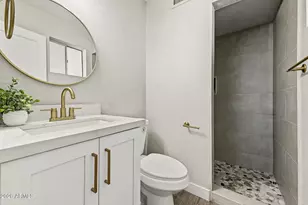 4750 N 39th Dr, Phoenix, AZ 85019 - Photo 18