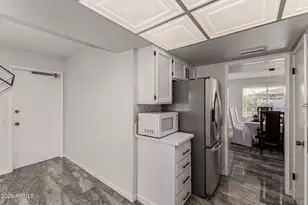 12219 N Sun Valley Dr, Sun City, AZ 85351 - Photo 10