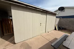 2518 N 58th Dr, Phoenix, AZ 85035 - Photo 16