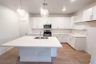 3052 W Bent Tree Dr, Phoenix, AZ 85083 - Photo 2