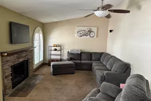 435 E Larkspur Ln, Tempe, AZ 85288 - Photo 8