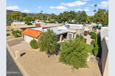 210 W Canterbury Lane, Phoenix, AZ 85023 - Photo 2