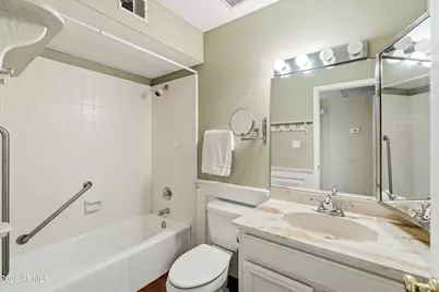 210 W Canterbury Lane, Phoenix, AZ 85023 - Photo 28