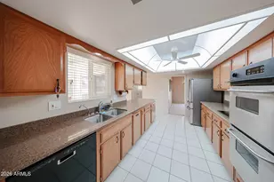 10429 W Prairie Hills Cir, Sun City, AZ 85351 - Photo 4